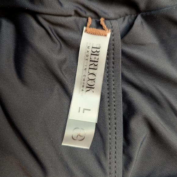 Berlook V-Neck O-Ring One Piece Swimsuit - Picture 5 of 5